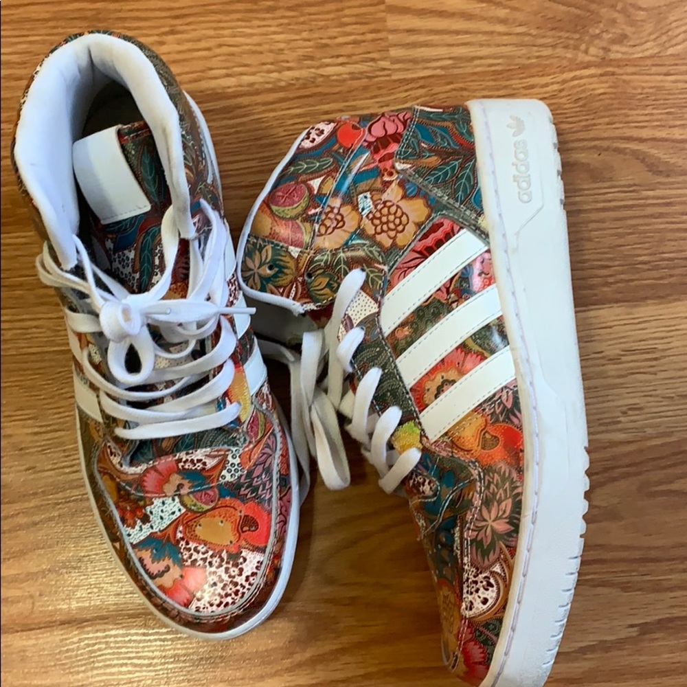 Shoe - Picture 1 of 1